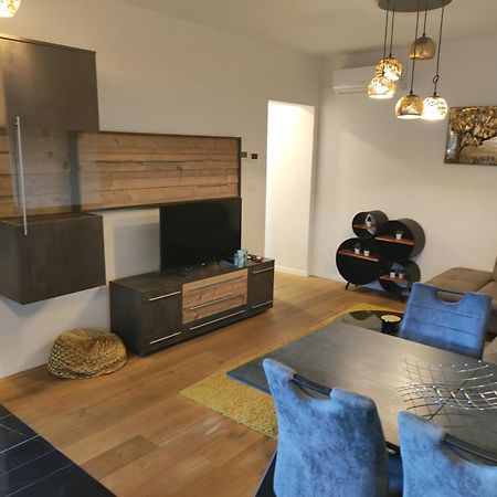 City East Apartment Zagreb With Private Parking מראה חיצוני תמונה
