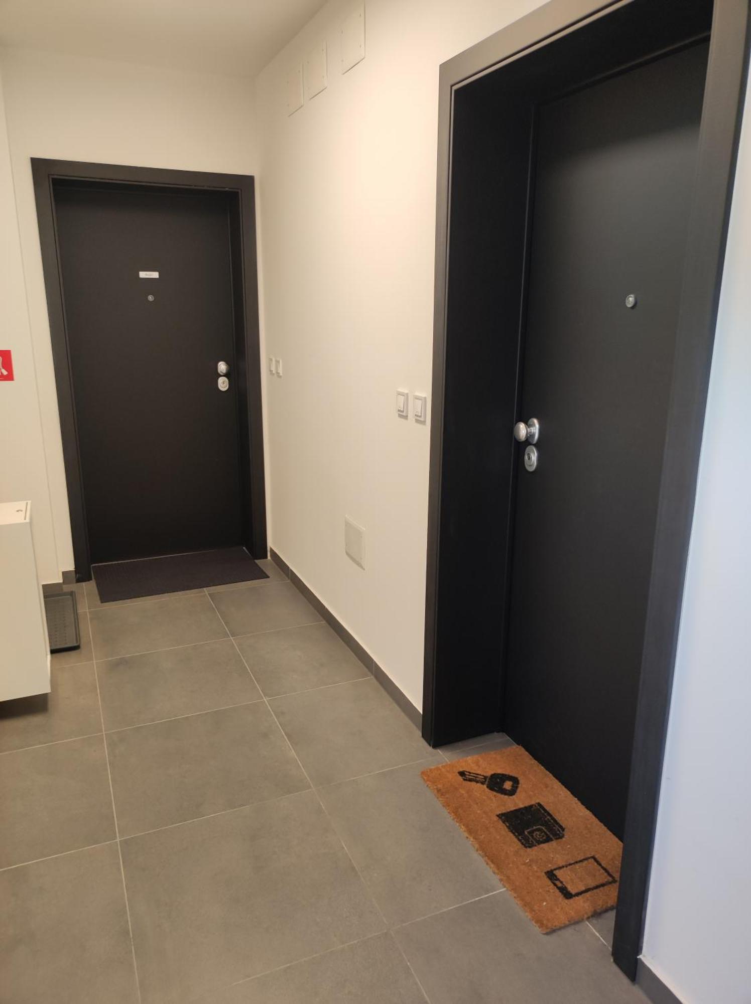 City East Apartment Zagreb With Private Parking מראה חיצוני תמונה
