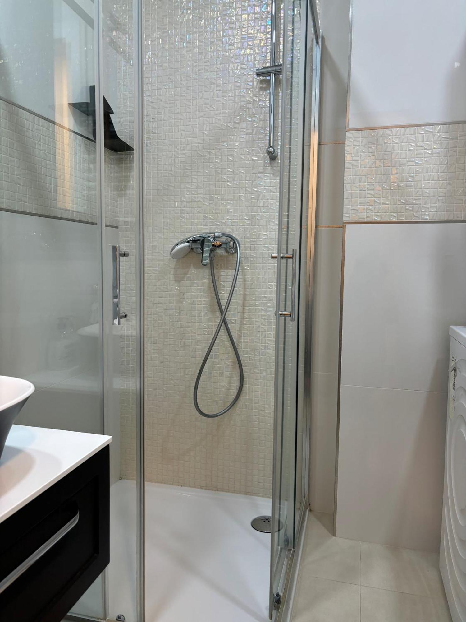 City East Apartment Zagreb With Private Parking מראה חיצוני תמונה