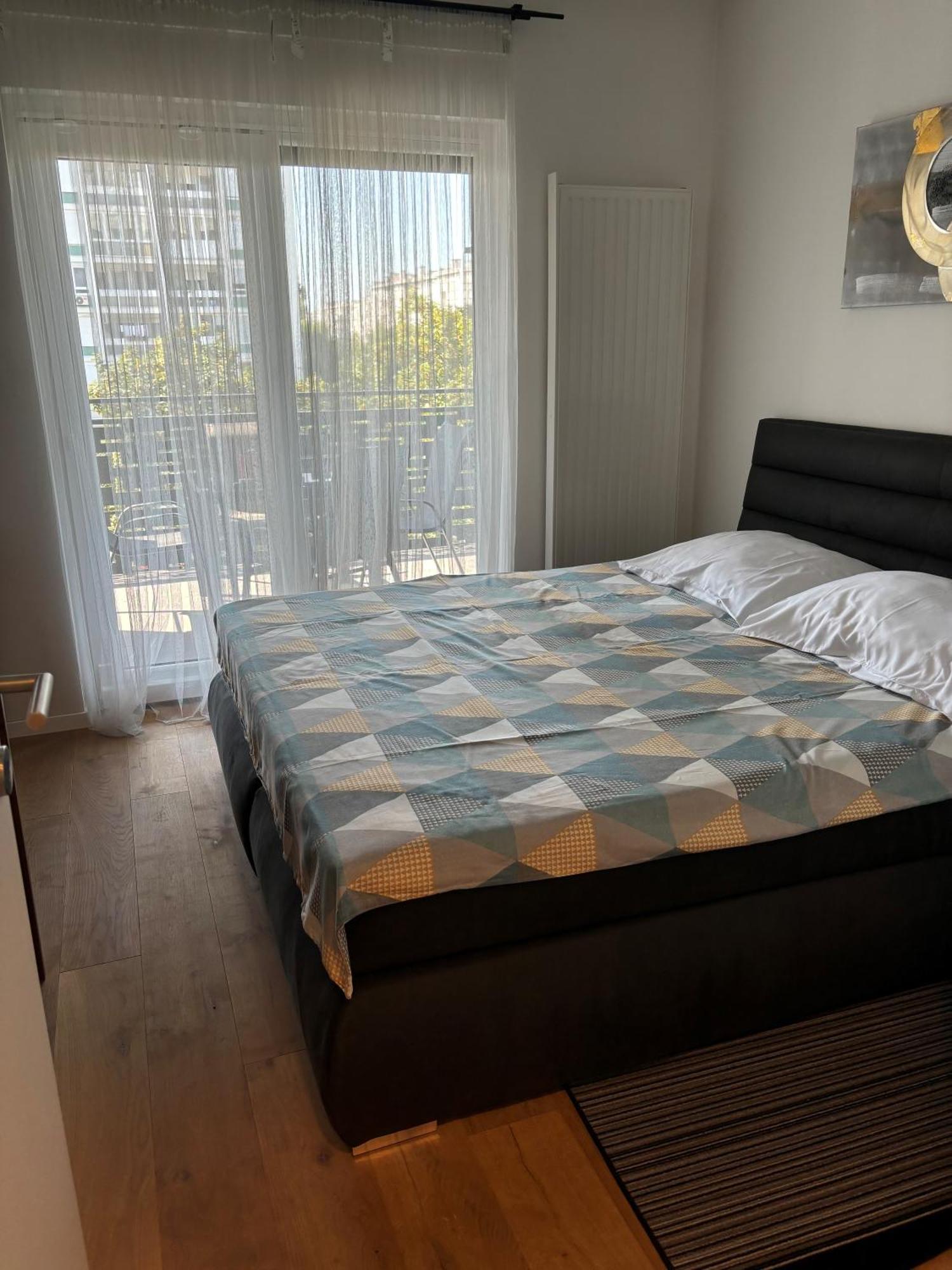 City East Apartment Zagreb With Private Parking מראה חיצוני תמונה
